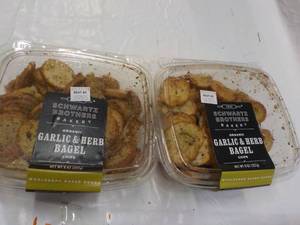 lot 198 image: 2 Schwartz Brothers 8 oz each Garli...