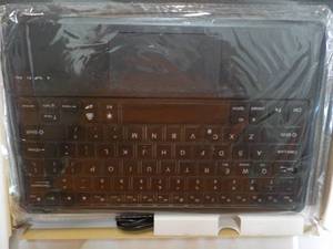 lot 217 image: Wireless Key Board with 3 Systems...