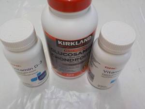 lot 229 image: Vitamin D-3 and Glucosamine...