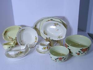 lot 146 image: Vintage kitchenware dishes (rack no...