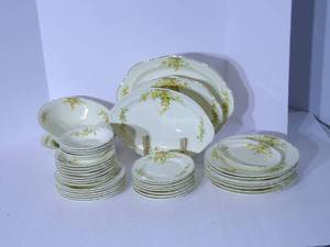 lot 169 image: Vintage orange and yellow dishes 41...