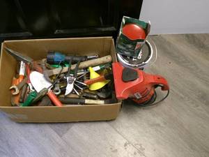 lot 177 image: Misc. lot of tools ...