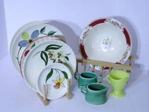 lot 139 image: Vintage Blueridge kitchenware (rack...