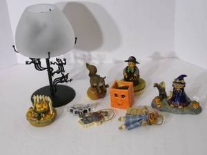 lot 83 image: PartyLite Halloween Decor...