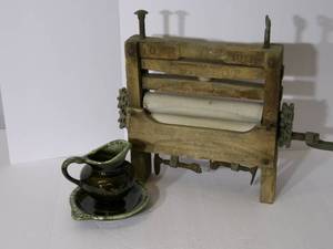 lot 93 image: Antique Clothes wringer w mini was...