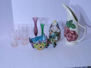 lot 104 image: Pink Depression drinking glasses, R...