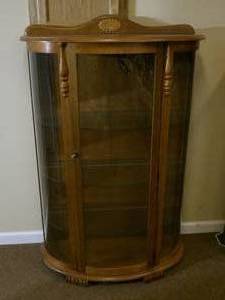 lot 109 image: Vintage curved glass Curio cabnet 5...