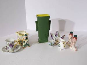 lot 42 image: Vintage green Redwing Vase 6322, mi...