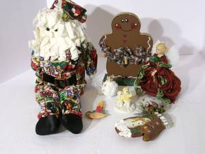 lot 48 image: Lot of Christmas...