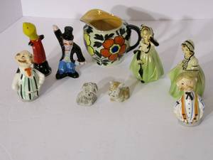 lot 50 image: Vintage SaltPepper sets, creamer a...