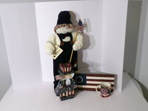 lot 69 image: Forth of July Decor...