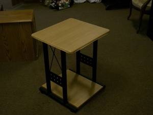 lot 73 image: Side Table 24x19x20...