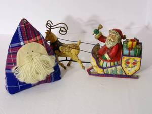 lot 75 image: Christmas Decor...