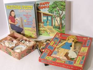 lot 62 image: Lot of Vintage paper dolls...