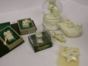 lot 10 image: Lot of Snow Babies...