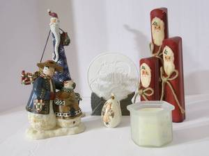 lot 13 image: Lot of Christmas...