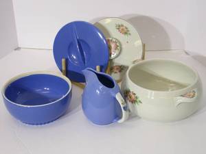 lot 25 image: Set of  Vintage Halls Superior Kitc...