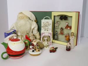 lot 27 image: Jungle Book Ornaments, Lot of Chris...