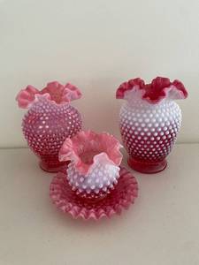 lot 2 image: Set of 3 Fenton Cranberry Opalescent Hobnail Glass Vases