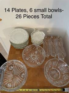 lot 42 image: Set of 26 Vintage Patterned Crystal Glassware Pieces