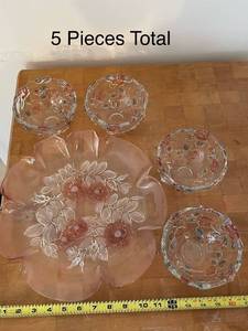 lot 45 image: Set of 5 Vintage Pink and Clear Glass Bowls with Floral Design