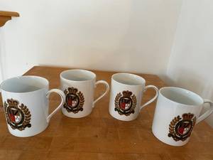 lot 85 image: Set of 4 Ralph Lauren Estate Crest White Mugs