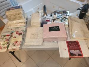 lot 104 image: Assorted Bedding and Tablecloth Collection