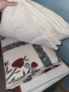 lot 116 image: Set of 3 Quilts with Floral and Textured Designs