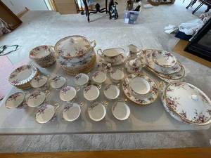 lot 122 image: Royal Albert Bone China Old Country Roses Dinnerware Collection