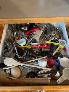 lot 125 image: Kitchen Gadget Collection with Measuring Cups and Utensils