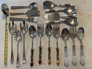 lot 127 image: Assorted Set of Decorative Serving Utensils