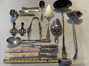 lot 128 image: Collection of Vintage Carvel Hall Cutlery and Ornate Metal Accessories