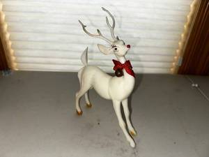 lot 159 image: Vintage Mid-Century 1940s Hard Plastic White Reindeer Figurine with Bell and Bow