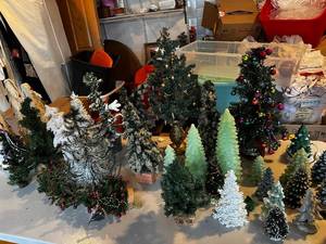 lot 163 image: Large Assorted Collection of Decorative Artificial Christmas Trees Ranging in height from 6-16