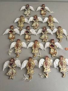lot 171 image: Set of 15 Vintage Angel Ornaments with Ribbon