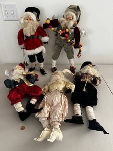 lot 172 image: Vintage Christmas Santa Claus Doll Set with Jingle Bells - Collection of 6