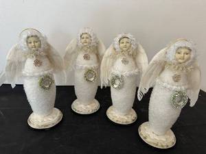 lot 221 image: Set of 4 Vintage Plush Angel Figurines with Feathered Wings