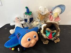 lot 225 image: Set of 7 Vintage Plush Toys Including Stuffed Animals and Airplane