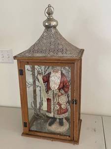 lot 230 image: Antique Santa Figure in Decorative Glass Case