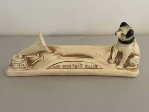lot 254 image: Vintage His Masters Voice Figurine Desk Organizer