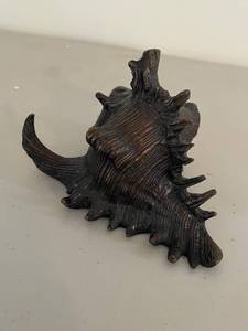 lot 260 image: Bronze Nautical Sea Shell Decor Piece