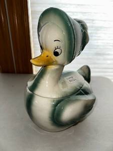 lot 264 image: Vintage McCoy Duck Cookie Jar