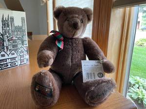 lot 273 image: Limited Edition Canterbury Jointed Teddy Bear by Gund