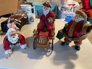 lot 276 image: Set of 3 Vintage Santa Claus Figures with Vehicle and Accessories