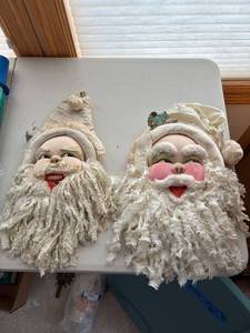 lot 291 image: Pair of Vintage Christmas Santa Wall Hanging Decorations