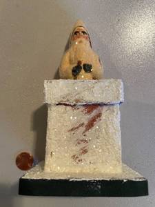 lot 372 image: 1998 Kindred Spirits Santa Figurine with Glitter Finish