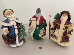 lot 715 image: Set of 3 Vintage Santa Claus Figurines Including Possible Dreams Ltd