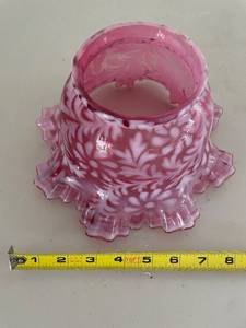 lot 763 image: Vintage Pink Opalescent Glass Ruffled Lamp Shade