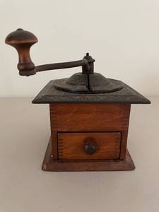 lot 806 image: Antique Wooden Coffee Grinder with Metal Handle and Drawer