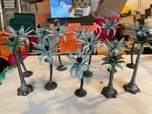 lot 816 image: Collection of 13 Vintage Metal Palm Tree Candle Holders